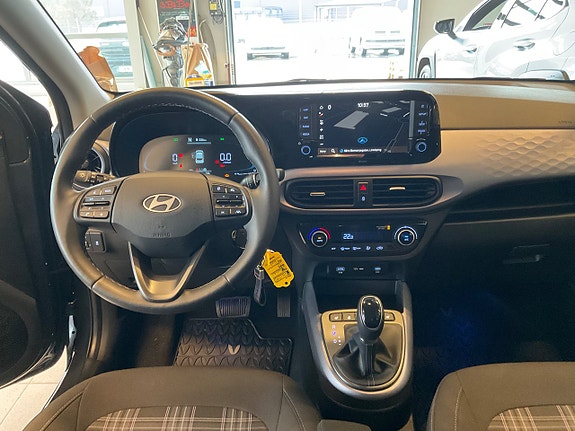Hyundai i10 10 of 12