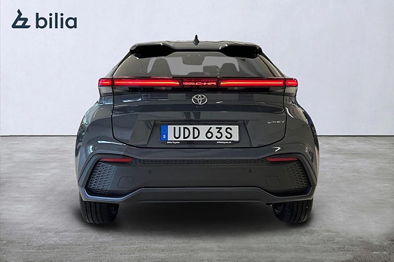 Toyota C-HR 4 of 21