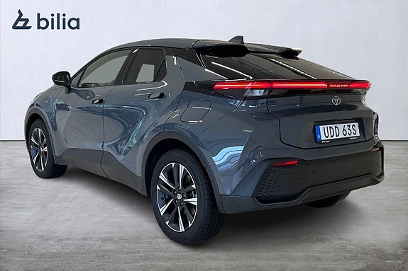 Toyota C-HR 2 of 21
