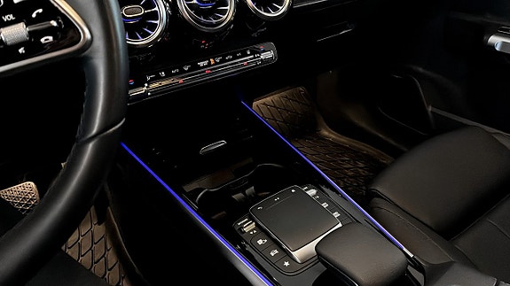 Mercedes-Benz EQB250+ 19 of 26