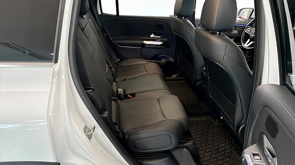 Mercedes-Benz EQB250+ 5 of 26