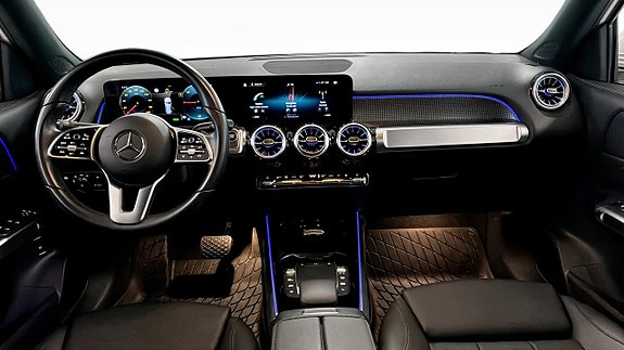 Mercedes-Benz EQB250+ 4 of 26