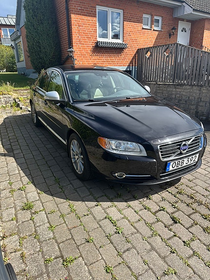 Volvo S80 2 of 6