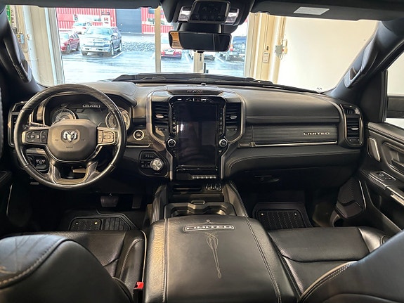 Dodge RAM 1500 10 of 23
