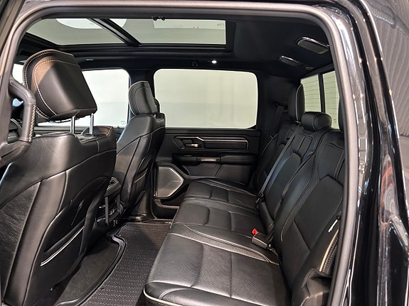 Dodge RAM 1500 8 of 23