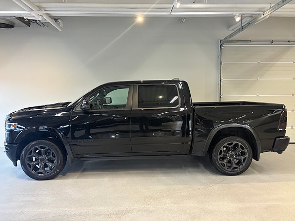 Dodge RAM 1500 3 of 23