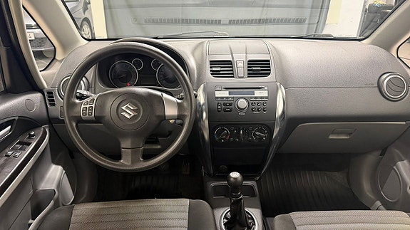 Suzuki SX4 8 of 11