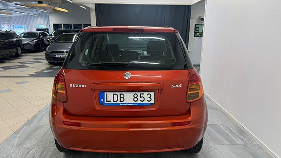 Suzuki SX4 4 of 11