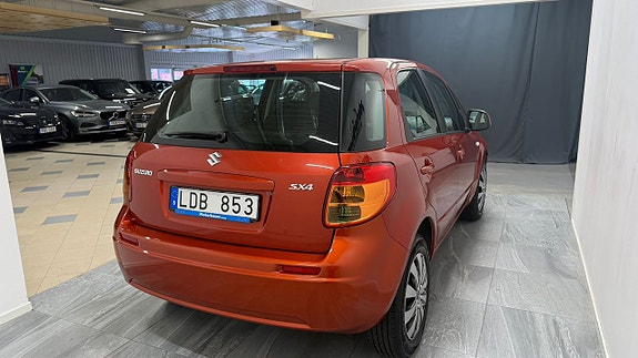 Suzuki SX4 5 of 11