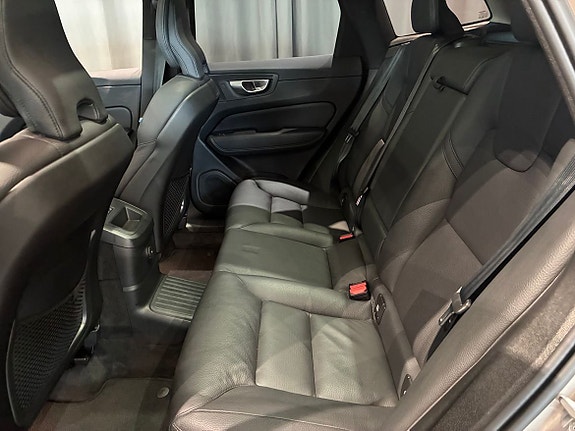 Volvo XC60 11 of 20