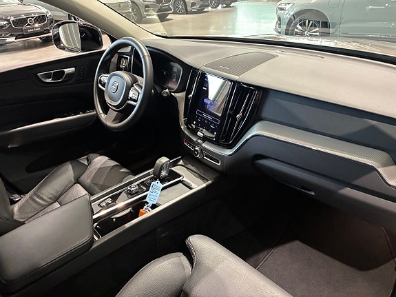 Volvo XC60 16 of 20