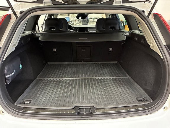 Volvo V60 13 of 16