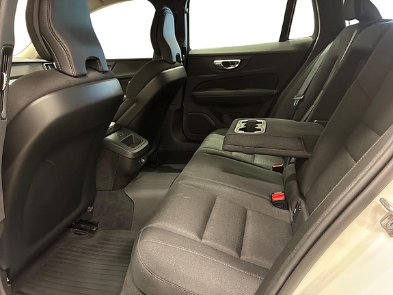 Volvo V60 6 of 16