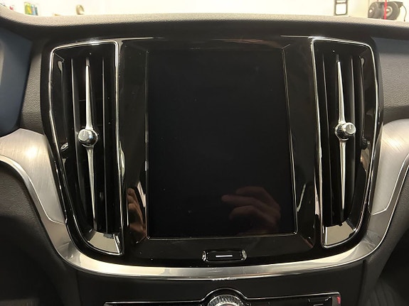 Volvo V60 12 of 16