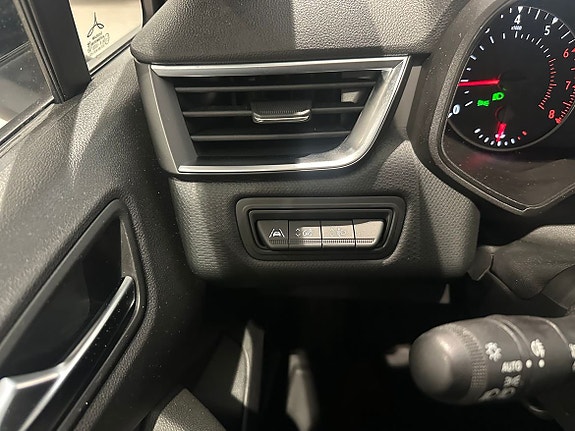 Renault Clio 12 of 14
