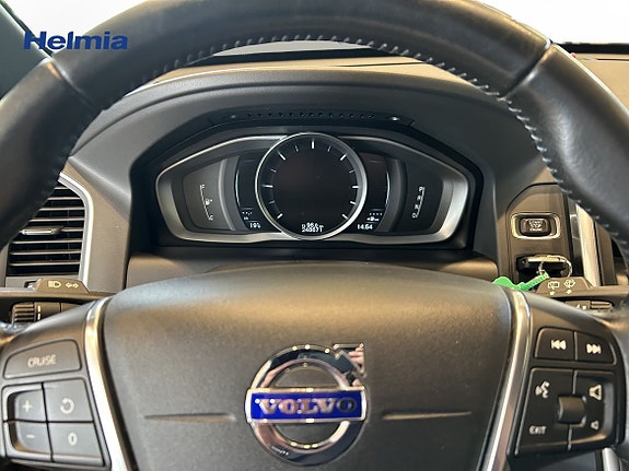 Volvo XC60 11 of 14