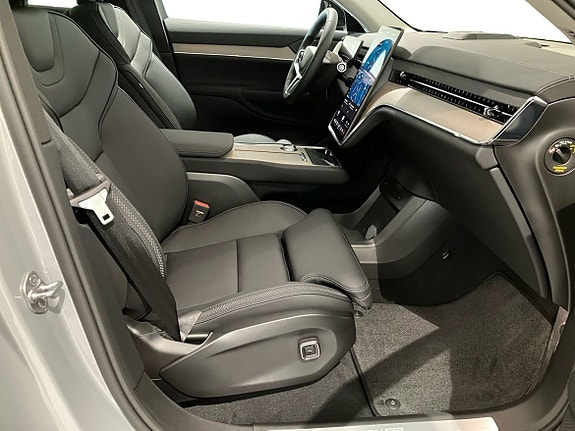 Volvo EX90 5 of 13