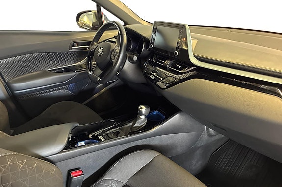 Toyota C-HR 6 of 21