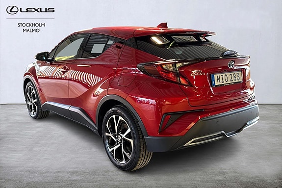 Toyota C-HR 2 of 21