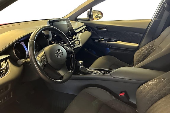 Toyota C-HR 12 of 21