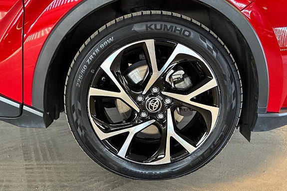 Toyota C-HR 15 of 21
