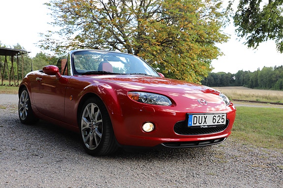 Mazda MX-5 4 of 17