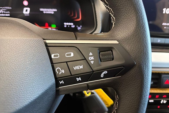 Seat Arona 17 of 20