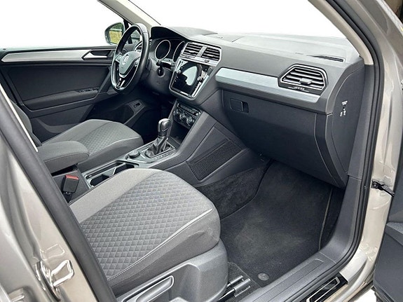 Volkswagen Tiguan 11 of 23