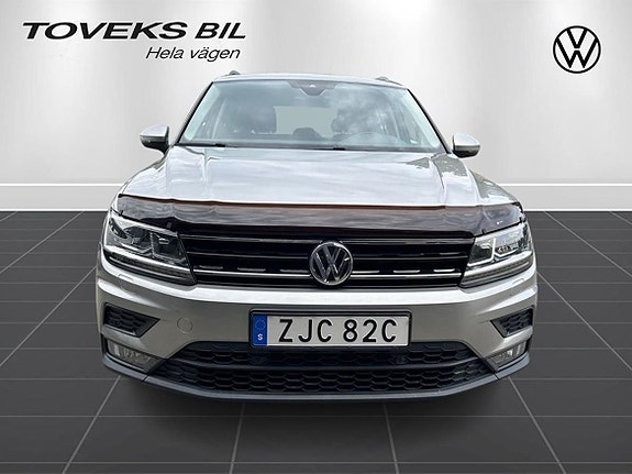 Volkswagen Tiguan 8 of 23
