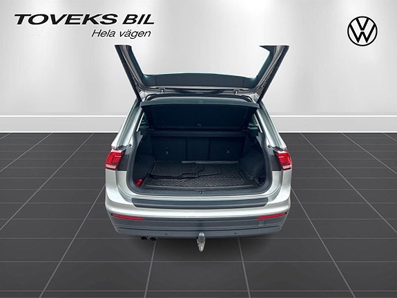 Volkswagen Tiguan 4 of 23
