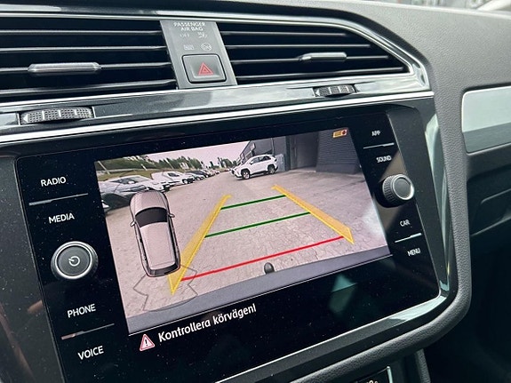 Volkswagen Tiguan 16 of 23