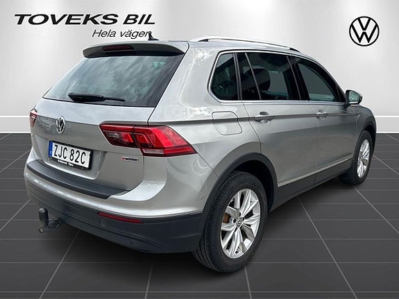 Volkswagen Tiguan 3 of 23