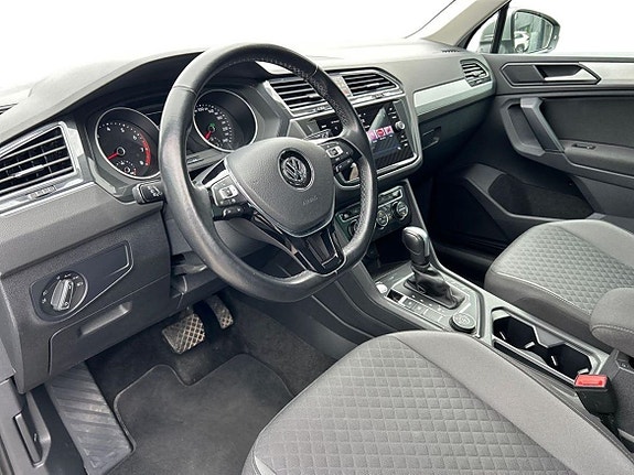 Volkswagen Tiguan 9 of 23
