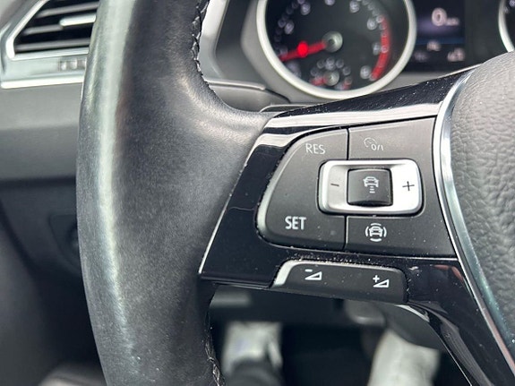 Volkswagen Tiguan 18 of 23