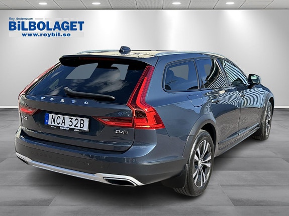 Volvo V90 Cross Country 3 of 12