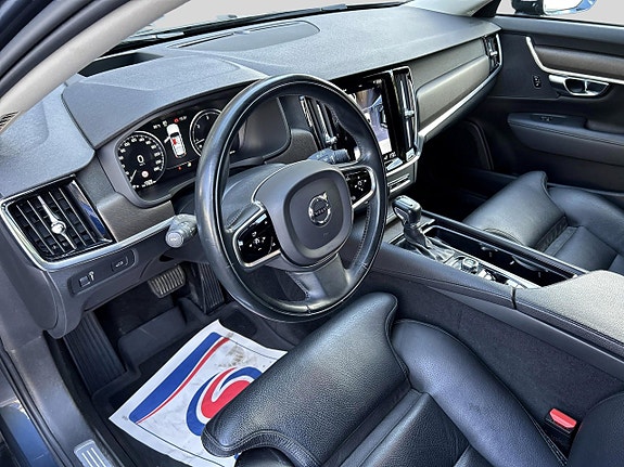 Volvo V90 Cross Country 7 of 12