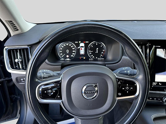 Volvo V90 Cross Country 6 of 12