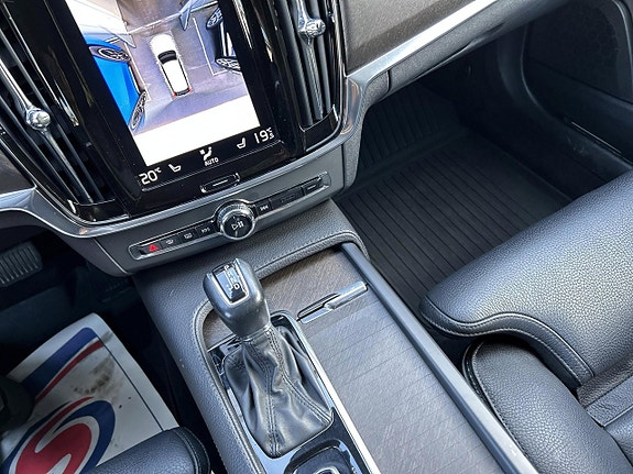 Volvo V90 Cross Country 9 of 12