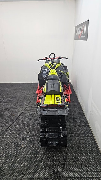 Lynx SHREDDER RE 3700 850 E-TEC Turbo 5 of 6