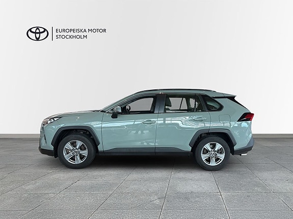 Toyota RAV4 5 of 12