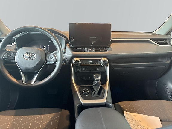 Toyota RAV4 10 of 12