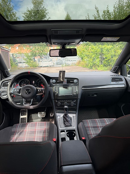 Volkswagen Golf VII 8 of 8