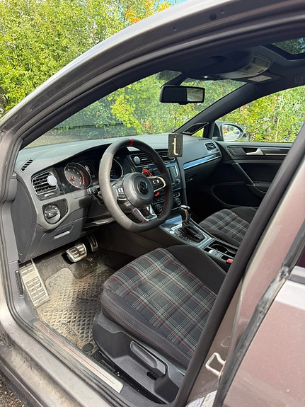 Volkswagen Golf VII 7 of 8