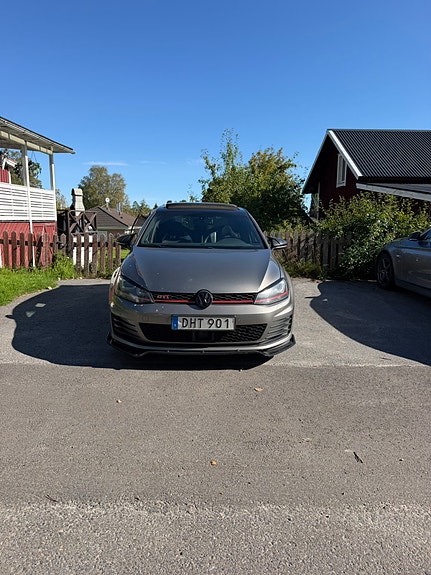 Volkswagen Golf VII 3 of 8