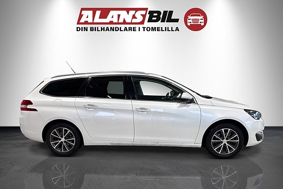 Peugeot 308 SW 2 of 10