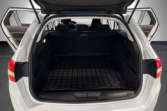 Peugeot 308 SW 7 of 10