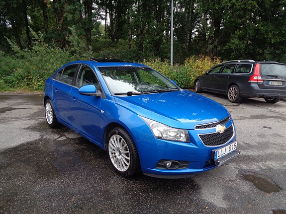 Chevrolet Cruze 3 of 9