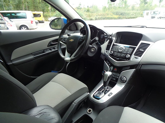 Chevrolet Cruze 9 of 9