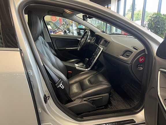 Volvo S60 11 of 25