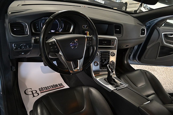 Volvo V60 Cross Country 10 of 19